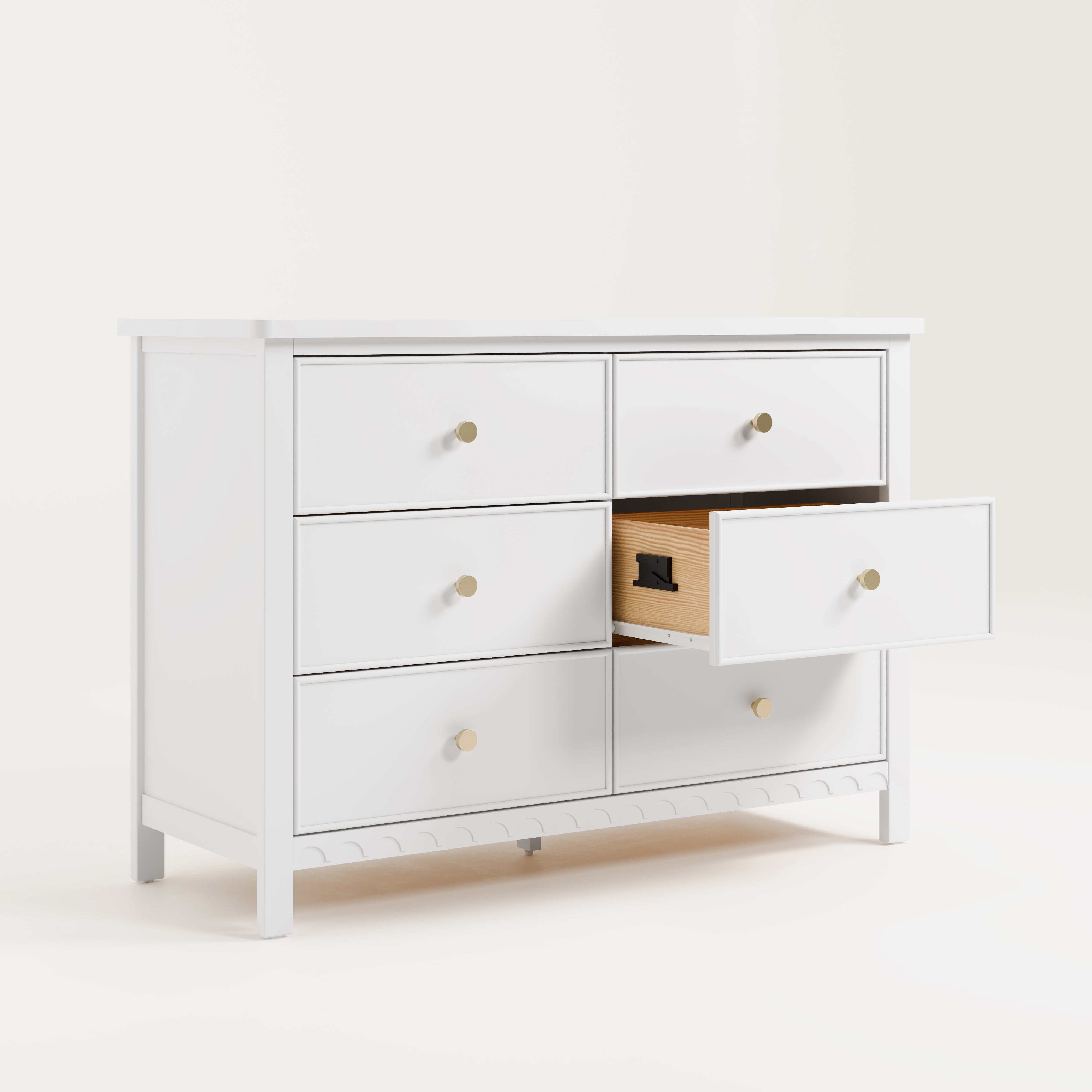 Graco® Sasha™ 6 Drawer Dresser.