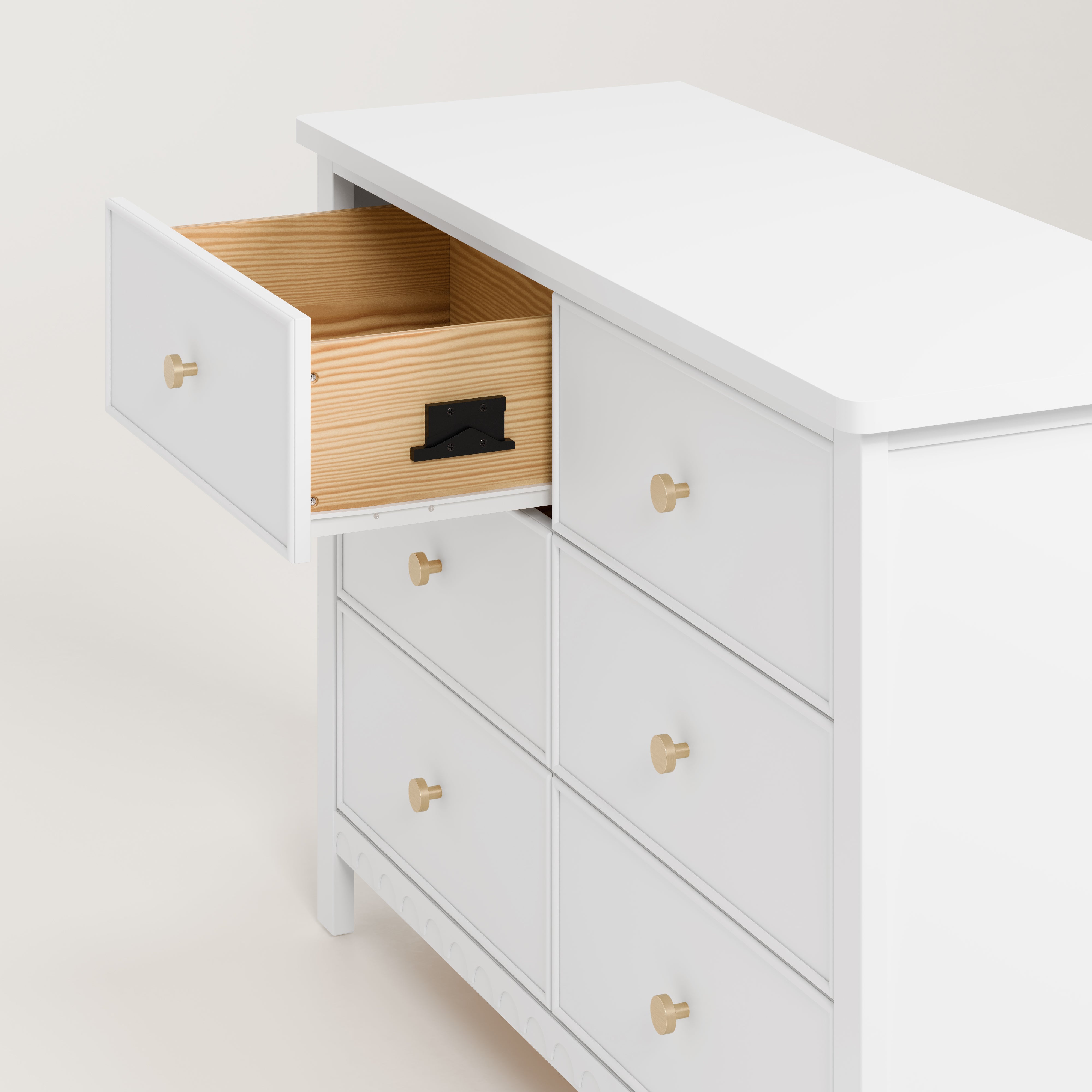 Graco® Sasha™ 6 Drawer Dresser.