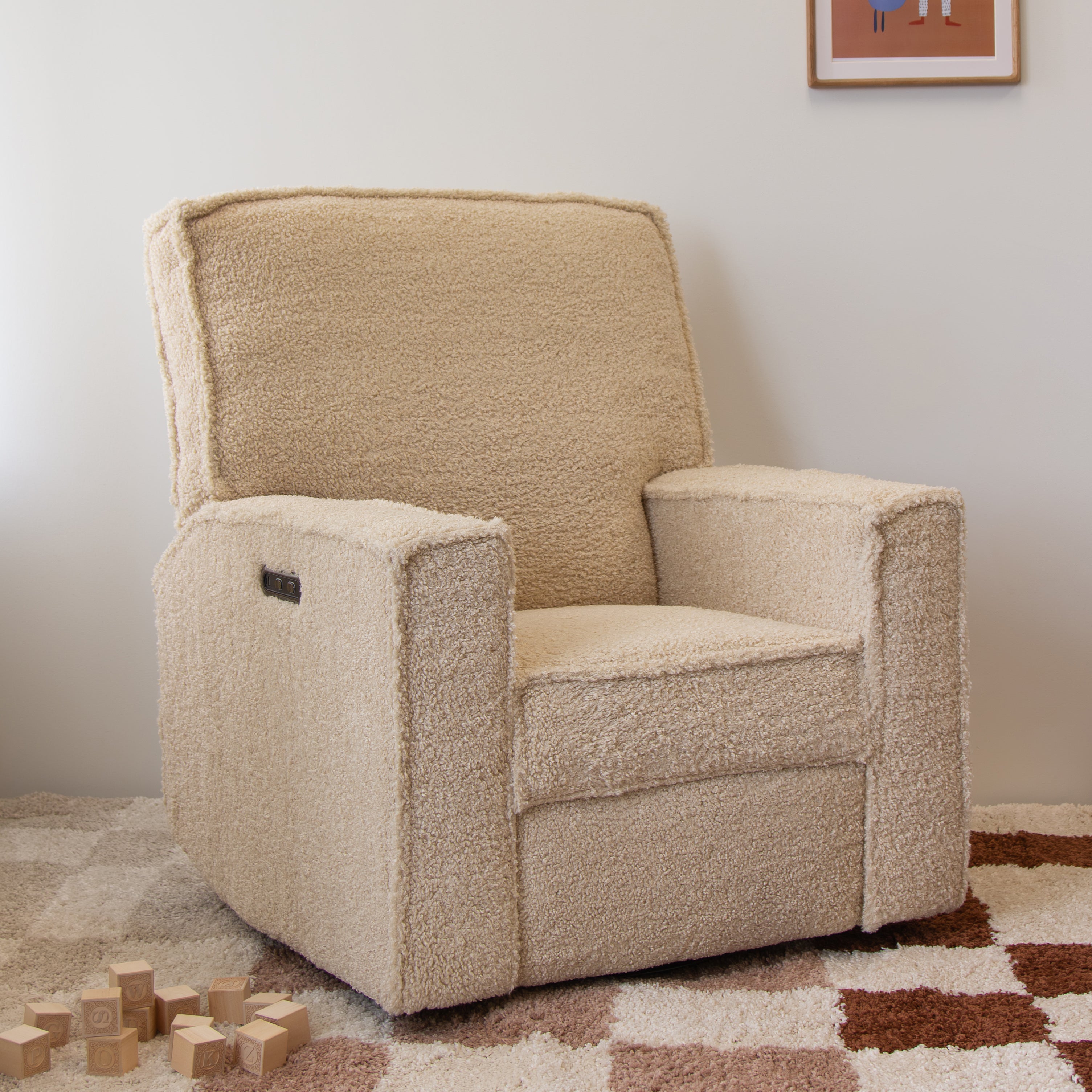 Texas Recliner Vanilla Sherpa lifestyle image