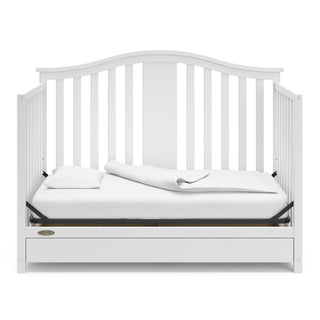 White crib with drawer in daybed conversion