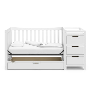 White crib and changer with drawer in daybed conversion 